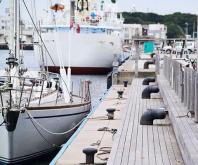 【三崎漁港】 車 4分
マグロの水揚げで有名な漁港です。