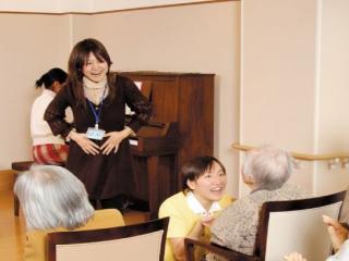 [施設の日常・イベント]季節行事やバス外出、コンサートなど楽しく交流のある企画をご用意しています。
