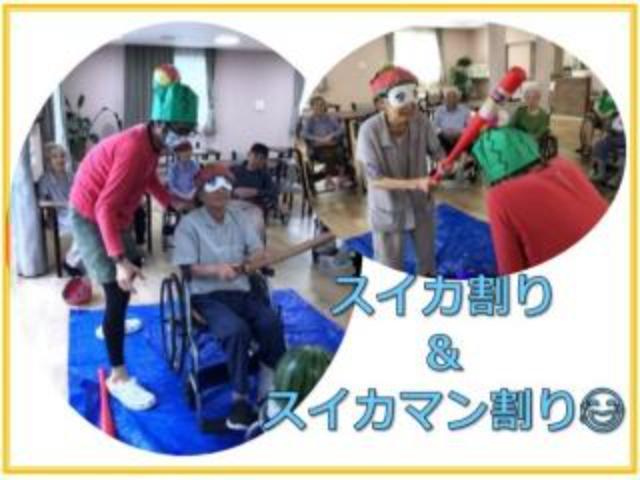 [施設の日常・イベント]■スイカ割り夏の恒例行事！スイカと施設長扮するスイカマン割りをしました！