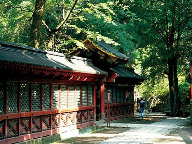 根津神社 （約1,410m）