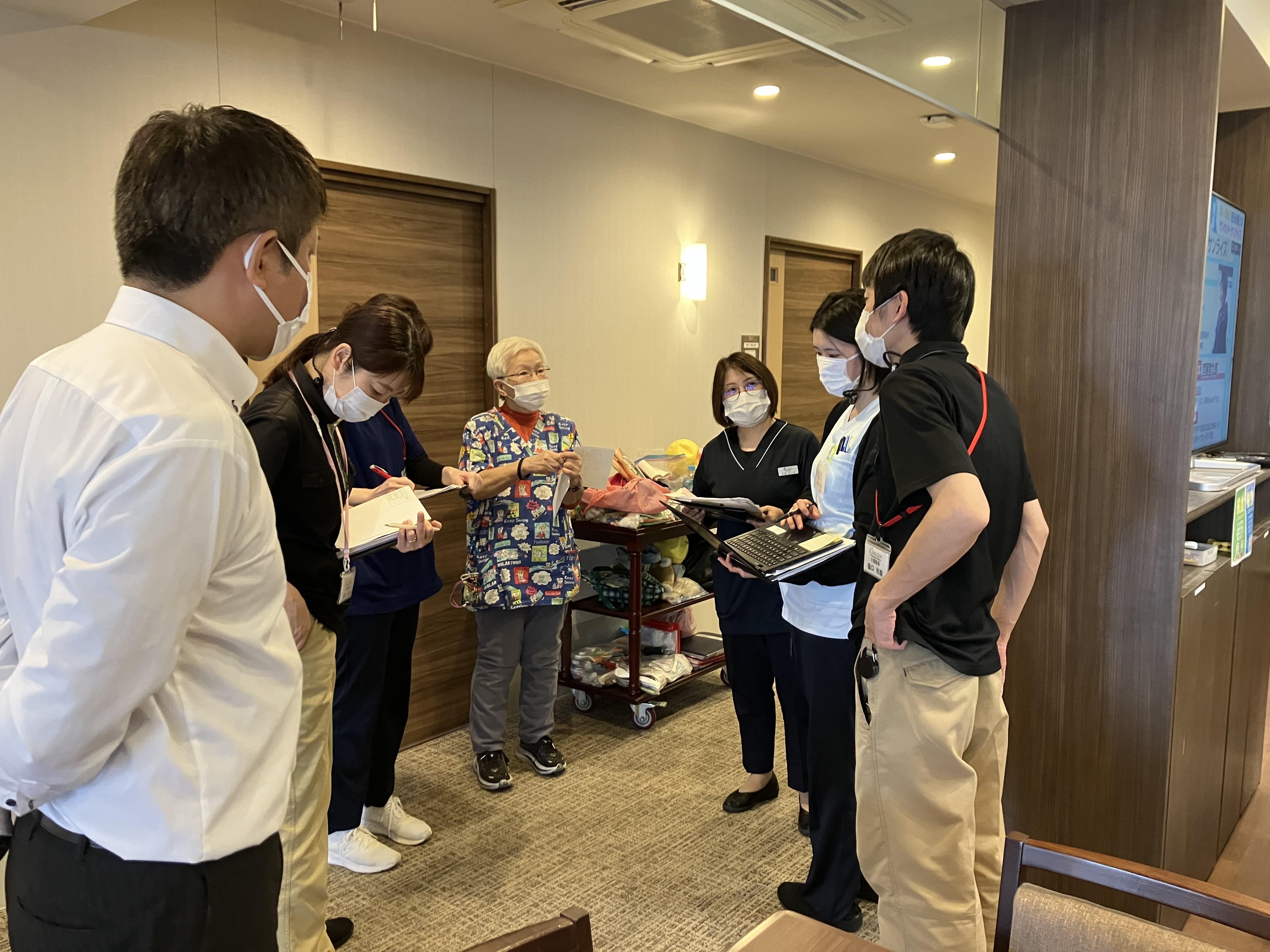 黒岩恭子先生による口腔ケア研修