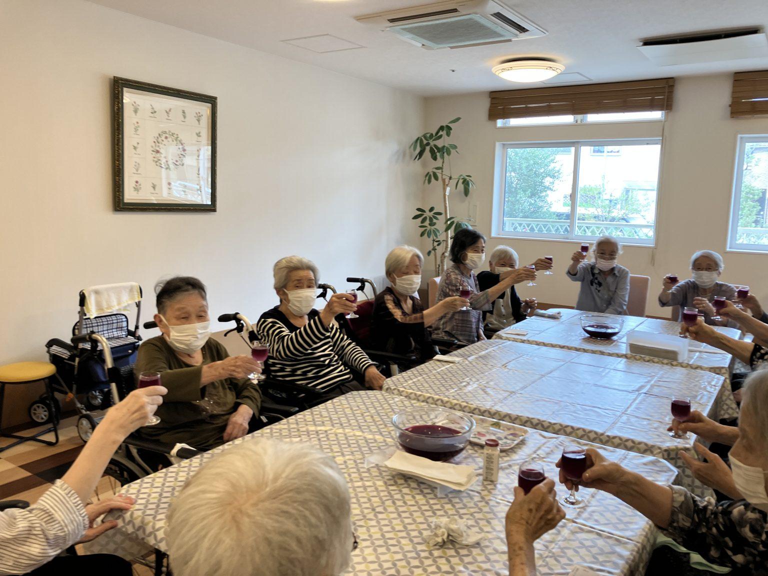 しそジュースで乾杯