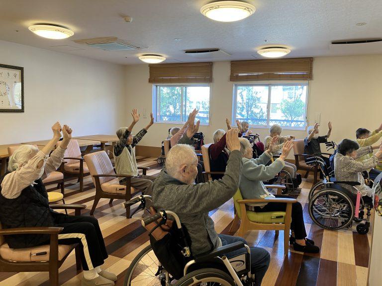 皆様でしっかりと体を動かせるお時間を共有させていただきました。