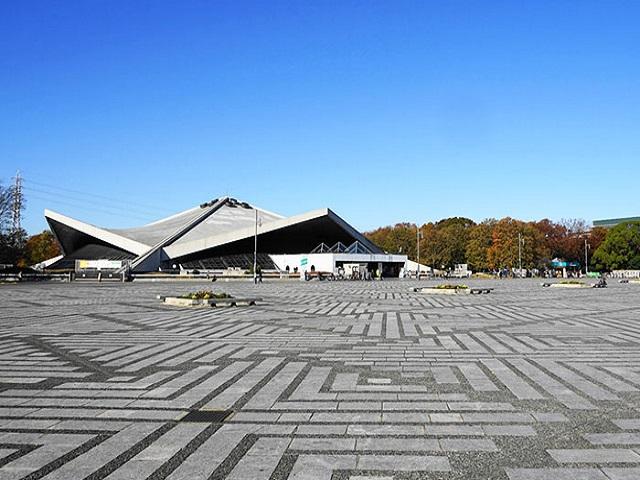 駒沢オリンピック公園（東へ約850m）