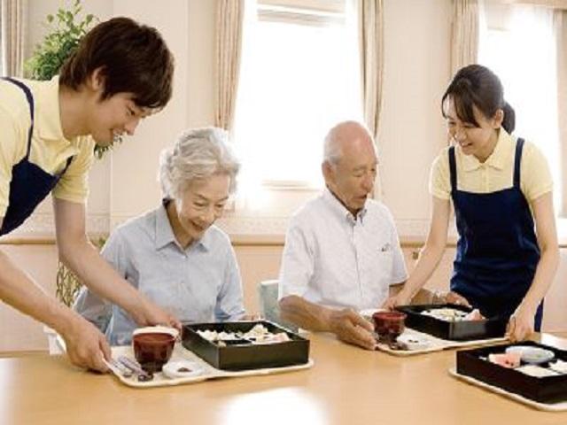 大切な「食」を通じて心のふれあいを育みます。