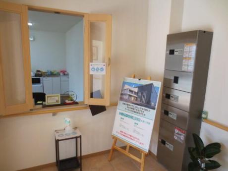 玄関（コンサルジュ事務所窓口）