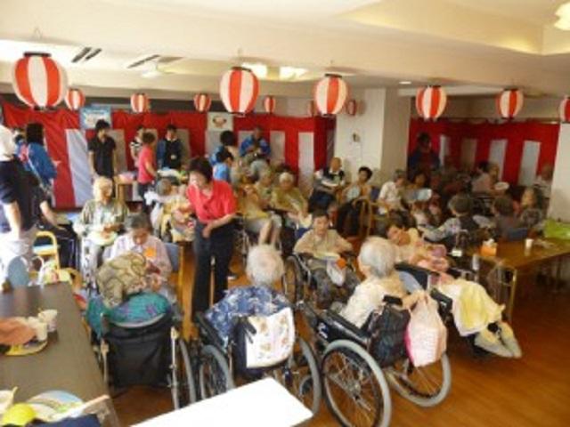 夏祭りの風景です。