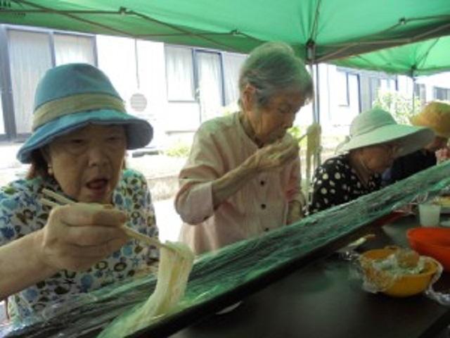 流しそうめんの時の写真です