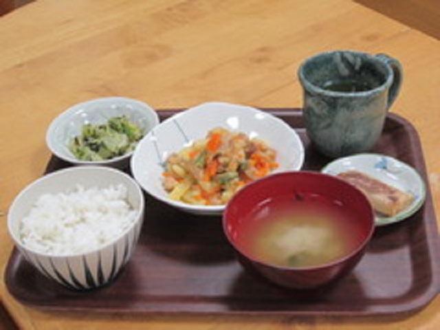 入居者の方と一緒に作る食事