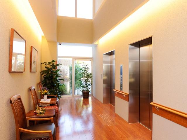 1階エレベーター前