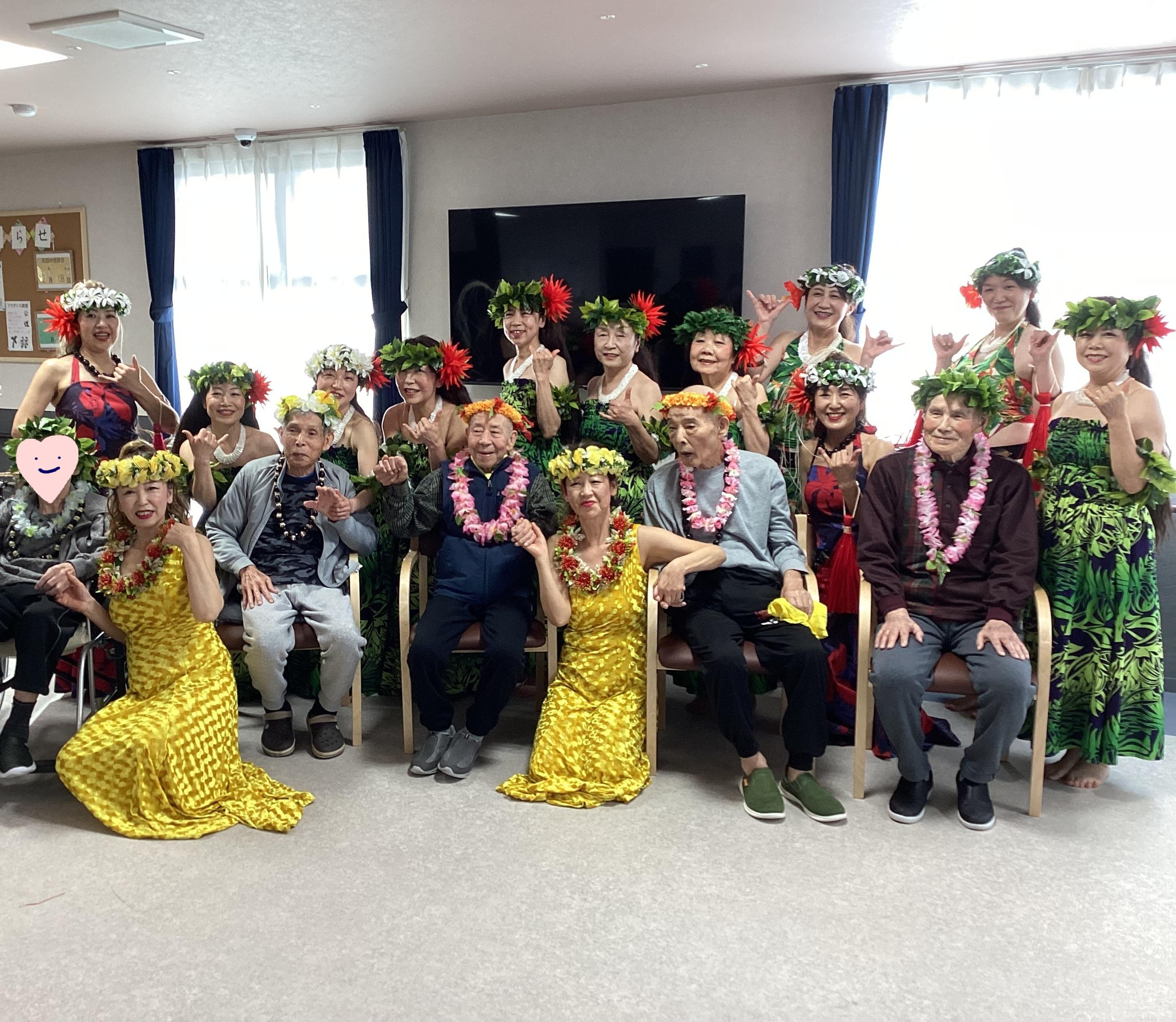 フラダンスボランティアの方々にお越しいただきました🌺🏝️