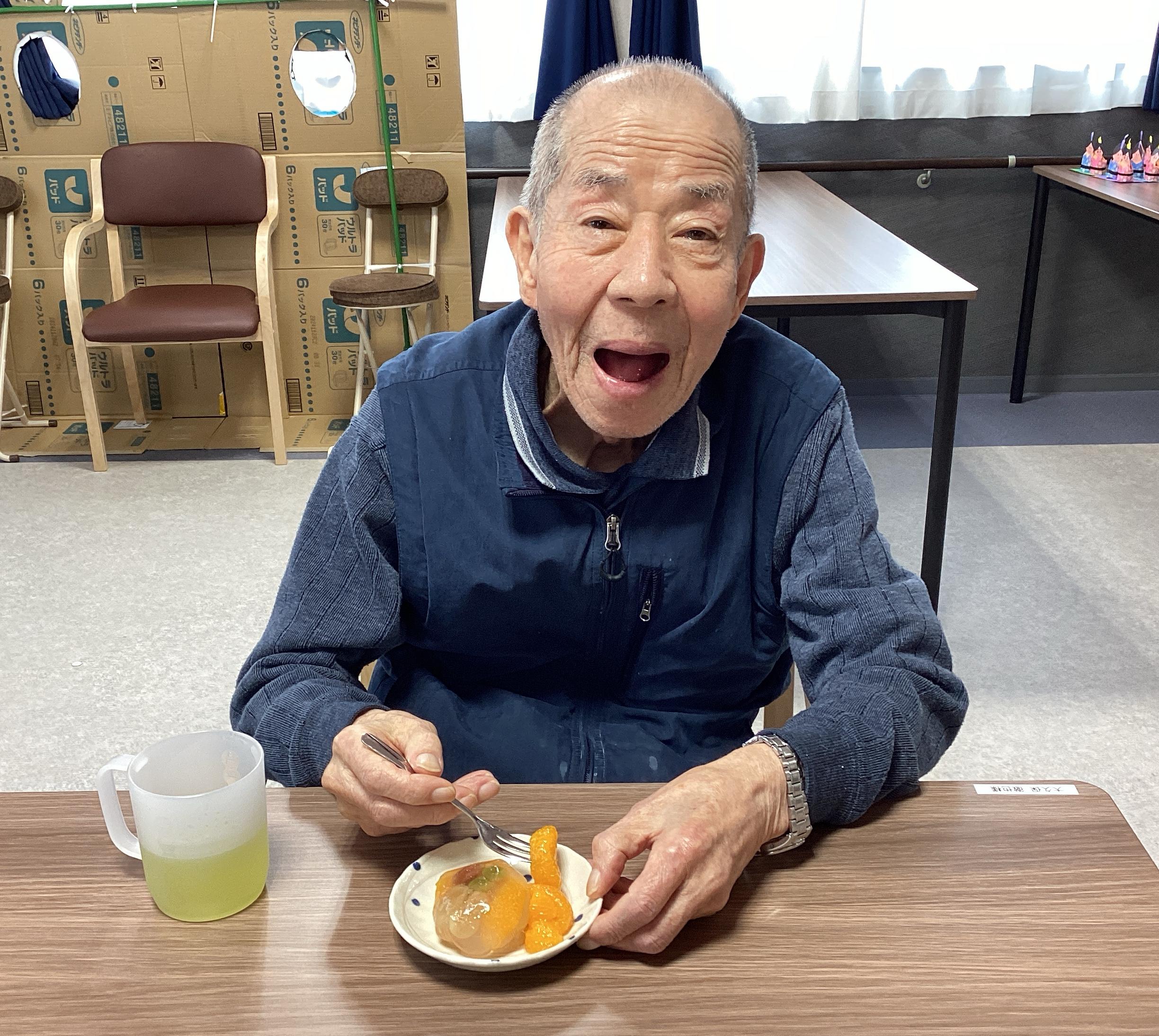 とびきりの笑顔でパクリ😄💛
