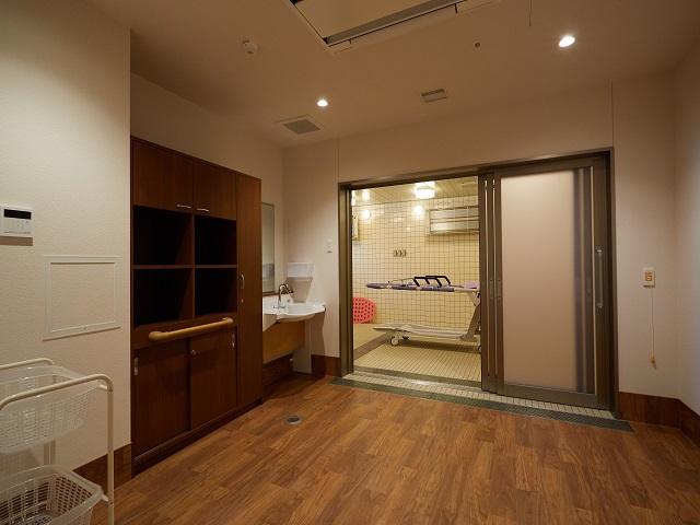 1階トイレ・浴室・洗濯機