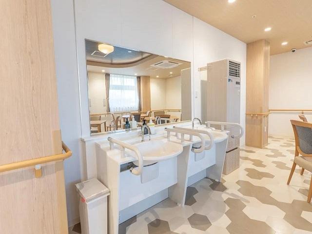 食堂兼機能訓練室（洗面台）