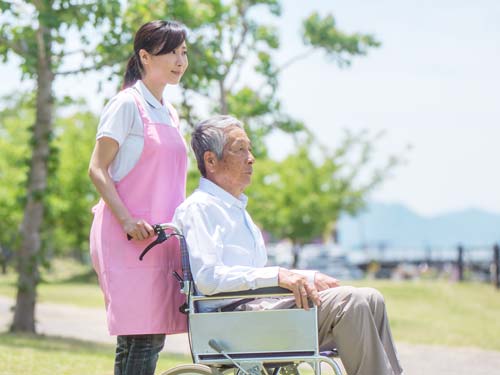 特養に入居できる要介護度は？平均要介護度や費用の違いを解説